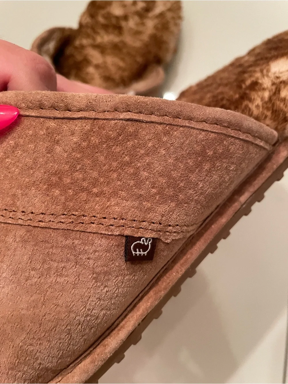 Lamo Women's Brown Faux-Suede Plush-Lined Slip-On Slippers